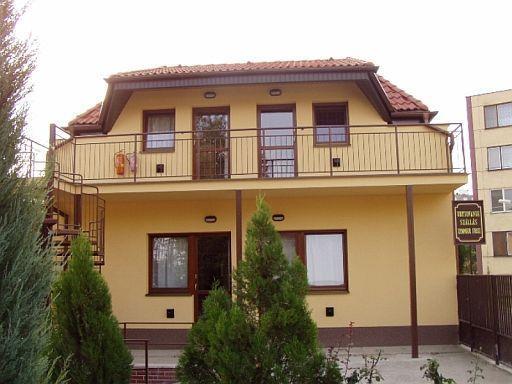 Hotel Dom Studia Petra Štúrovo Esterno foto