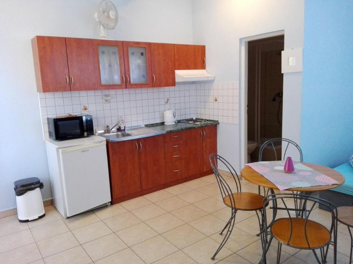 Hotel Dom Studia Petra Štúrovo Esterno foto